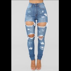 Ripped High Waist Jeans (Drama Jeans)